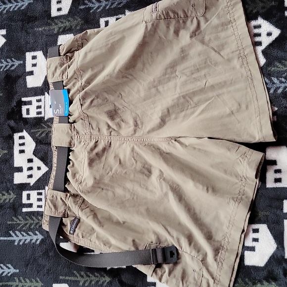 NWT Columbia Shorts (S) - Picture 5 of 6